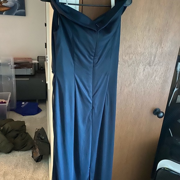 Azazie Tonya bridesmaid dress navy size A10 (I'm size 4/6 in dresses usually). - Picture 4 of 6
